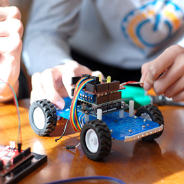 Campamento con actividad de robotica para todas las edades