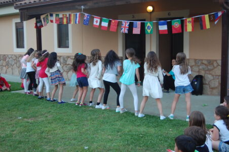 Baile y teatro en inglés en los campamentos